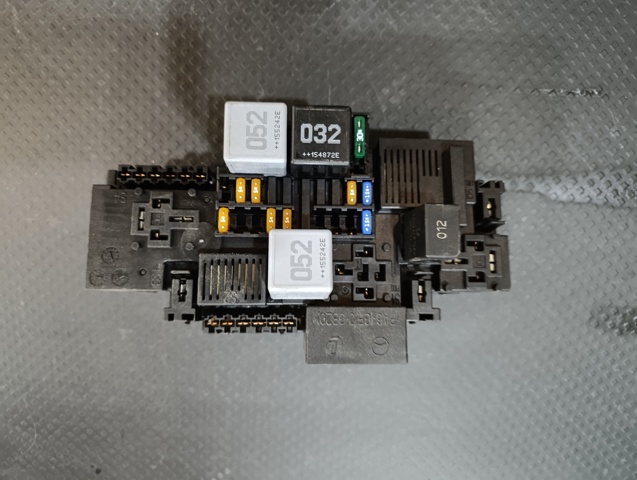 Реле электрическое многофункциональное A0035421619 MERCEDES
