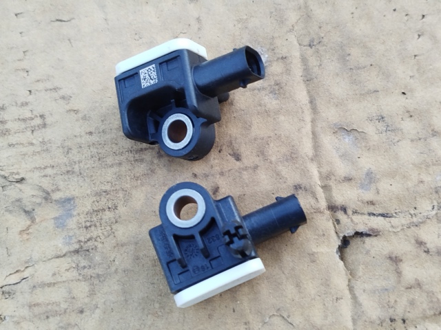 Датчик подушки безопасности A1668210151 MERCEDES