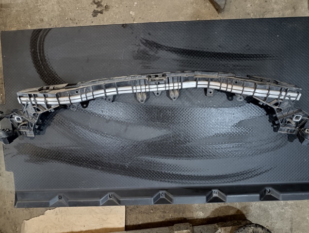 Подушка крепления радиатора A2056204101 MERCEDES
