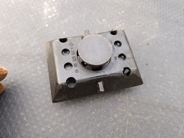 Подушка домкрата нижняя, поддомкратник A2056280049 MERCEDES