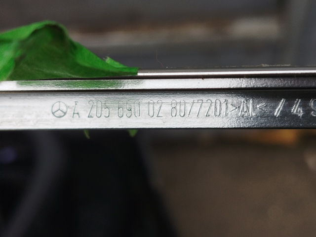 A2056900280 MERCEDES Молдинг двери передней правой верхний купить в Винница