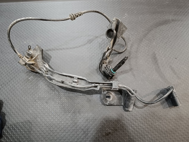 Передний правый датчик АБС A2059058003 MERCEDES
