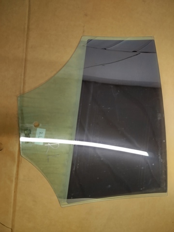 Стекло заднее левое C2Z28403 JAGUAR