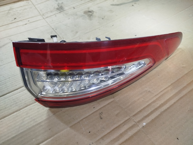 DS7313405 Ford