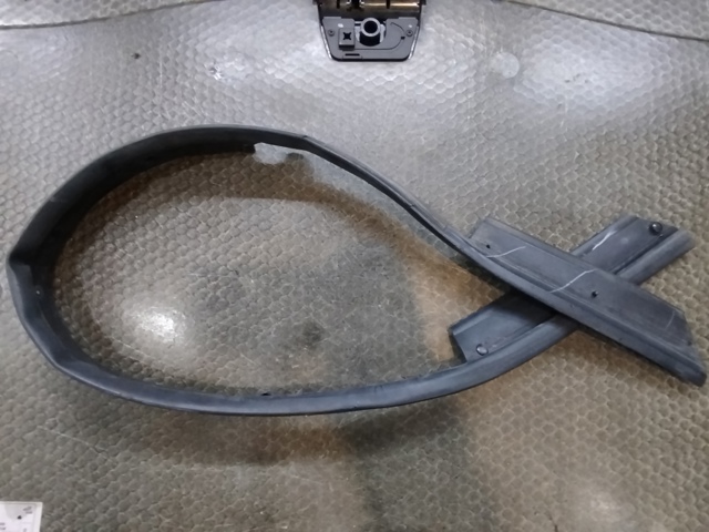Уплотнитель под капот DS7Z16B990F FORD
