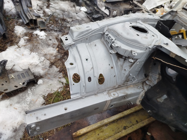 Арка крыла переднего правого F41205DFHA NISSAN