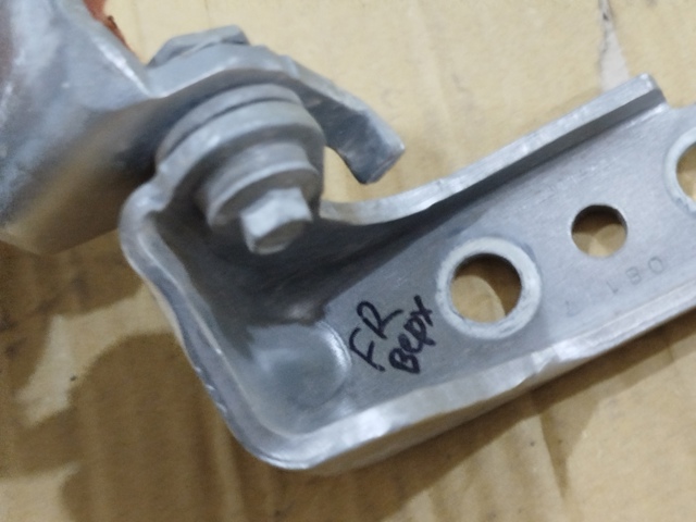 FT4Z5822800B FORD Петля двери передней правой купить в Каменское