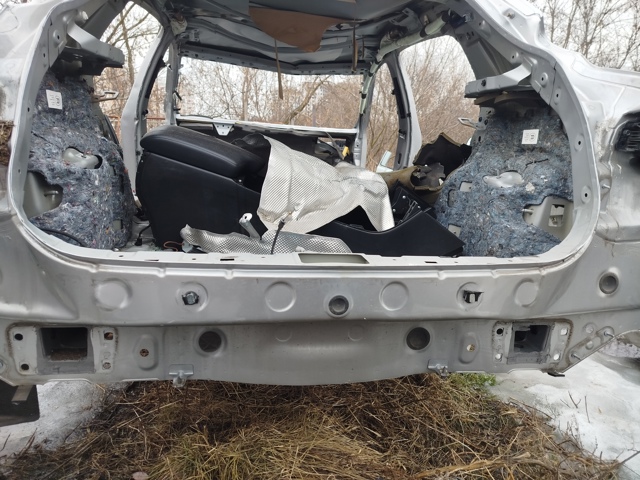 Панель багажного отсека задняя G91105DAMA NISSAN
