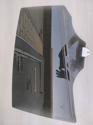 Стекло задней двери, левой GHK173510C MAZDA