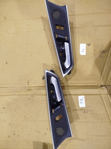 Ручка передней двери внутренняя, правая HT4Z5822600AA FORD