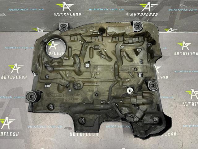VAG 03L103925R Крышка мотора декоративная в наличии Николаев