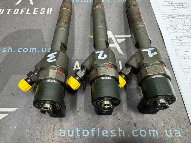 MERCEDES 0445110238 Топливные форсунки в наличии Черновцы