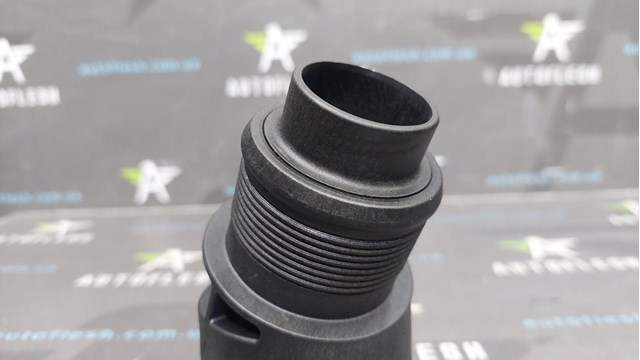 VAG 04L131111T Трубка (шланг) подачи масла к турбине в наличии Львов