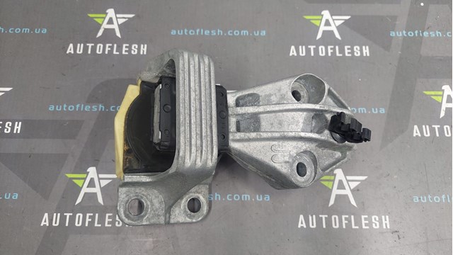 Правая опора ДВС 112100020R RENAULT