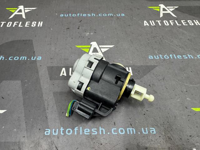 Корректор фары 1608400780 PEUGEOT