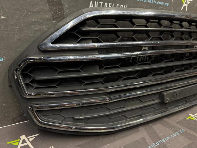 FORD 1833740 Решетка бампера в наличии Чернигов