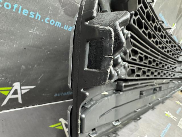 FORD 1833740 Решетка бампера в наличии Ровно