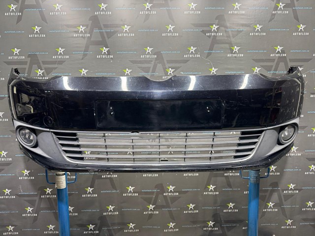 Бампер передний 1T0807221M VAG