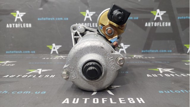 RENAULT 233009813R Стартер в наличии Ужгород
