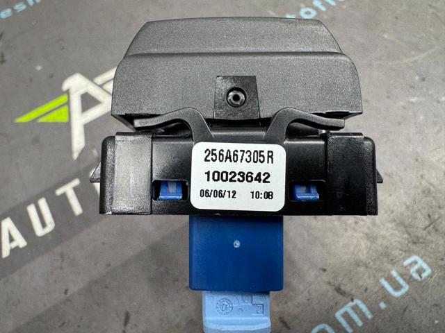 RENAULT 256A67305R в наличии Черновцы