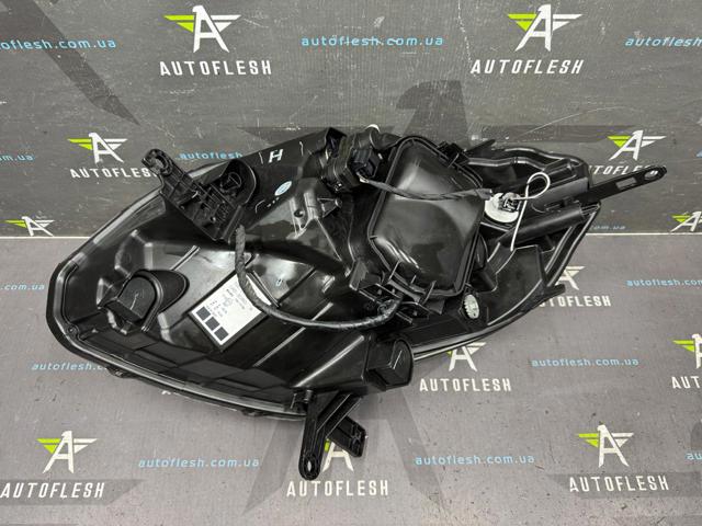 260103948R RENAULT Правая фара купить в Харьков