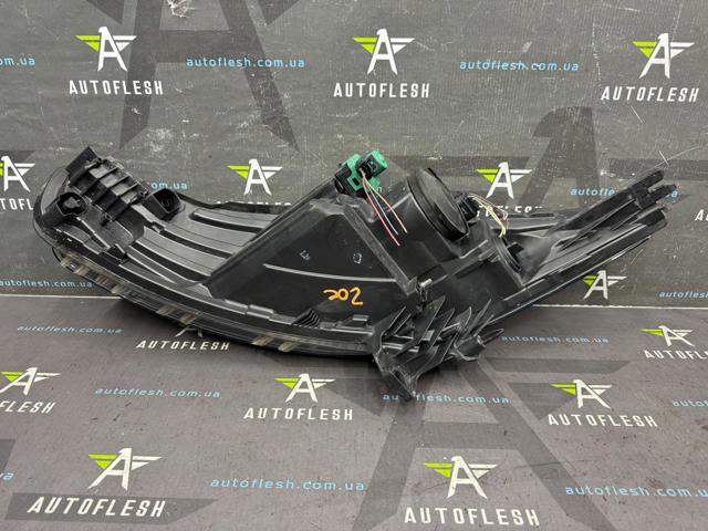 260108268R RENAULT Фара правая купить в Киев