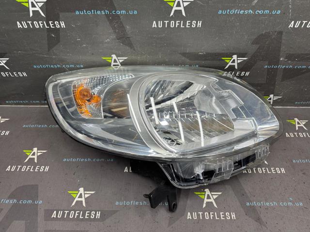 Фара основная правая 260109958R RENAULT