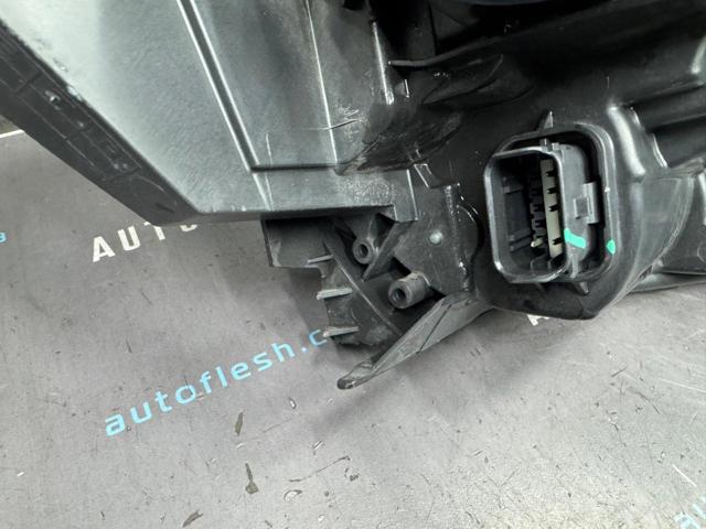 260605755R RENAULT Фара левая купить в Николаев