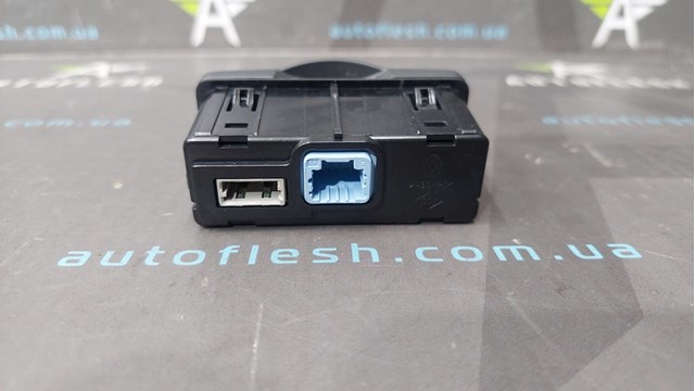 RENAULT 280230002R USB-разветвитель в наличии Хмельницкий