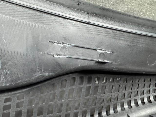 30745377 VOLVO Водосток лобового стекла, жабо купить в Тернополь