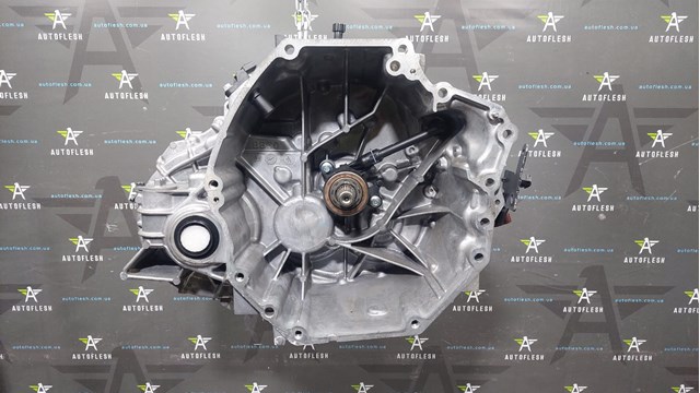 Коробка скоростей механика 320104BR1D NISSAN