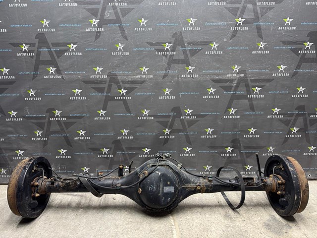 Картер среднего моста и кожух полуосевой 3711A034 MITSUBISHI