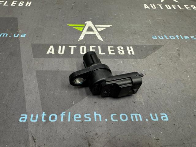 Датчик оборотов распредвала 3930027400 HYUNDAI