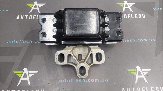 3C0199555R Левая подушка двигателя купить Николаев
