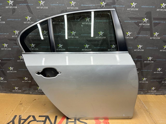 Задняя правая дверь 41009631832 BMW