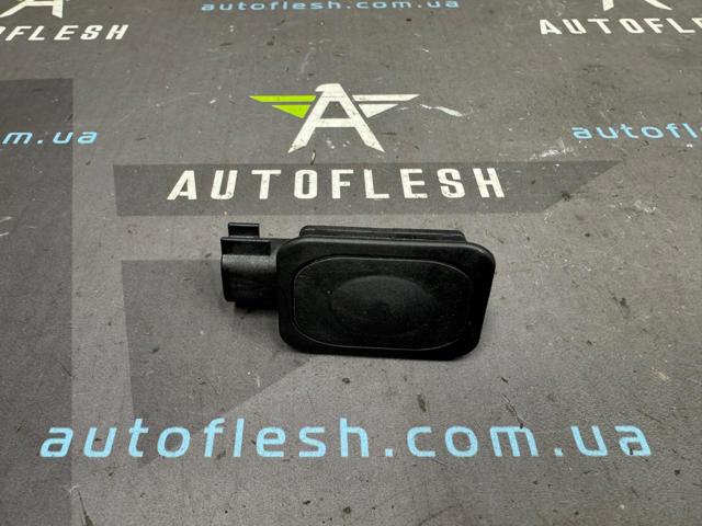 Кнопка привода замка задней 3/5 двери (ляды) 4122748 FORD