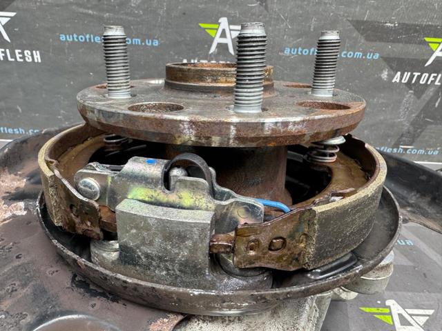 TOYOTA 4230453020 Цапфа (поворотный кулак) задний правый в наличии Ровно