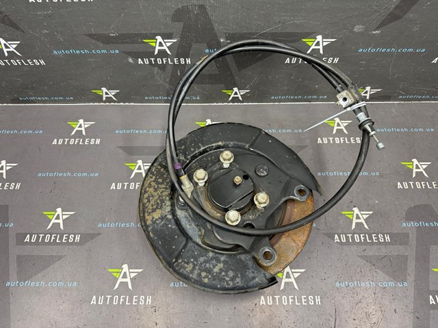 Защита тормозного диска заднего, правая 44020CY01A NISSAN