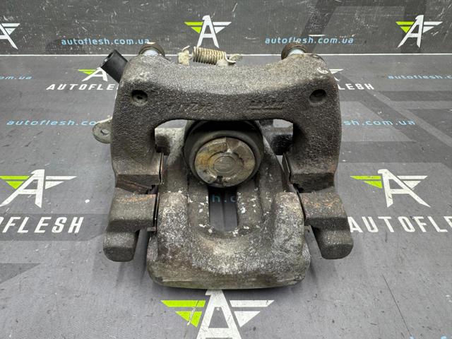 4402F6 PEUGEOT Суппорт задний правый купить в Павлоград