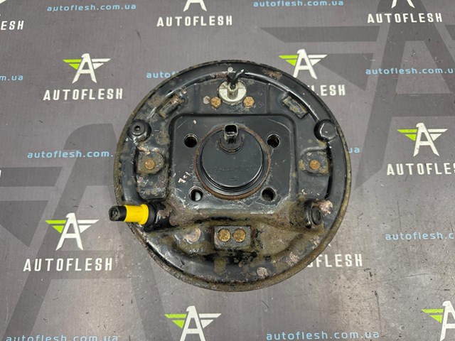 Диск опорный заднего тормозного барабана правый 4704309010 TOYOTA