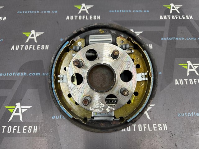 TOYOTA 4704309010 Диск опорный заднего тормозного барабана правый в наличии Житомир