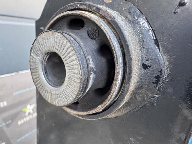 555016630R RENAULT Подрамник задний купить в Черкассы