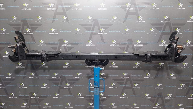 Поперечка задней подвески 555115788R RENAULT