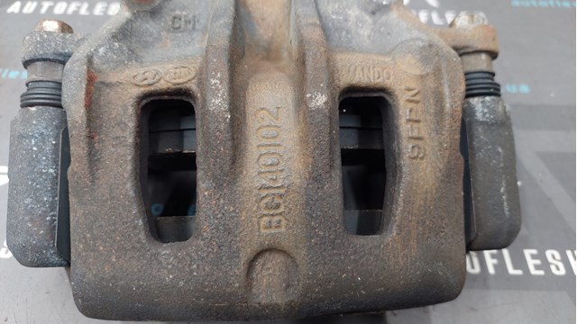 HYUNDAI 581302B700 Суппорт тормозной передний правый в наличии Павлоград