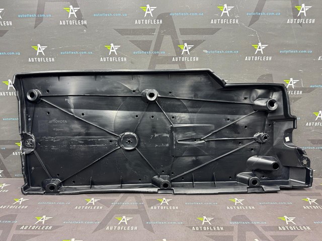 Защита днища, левая 581660D120 TOYOTA