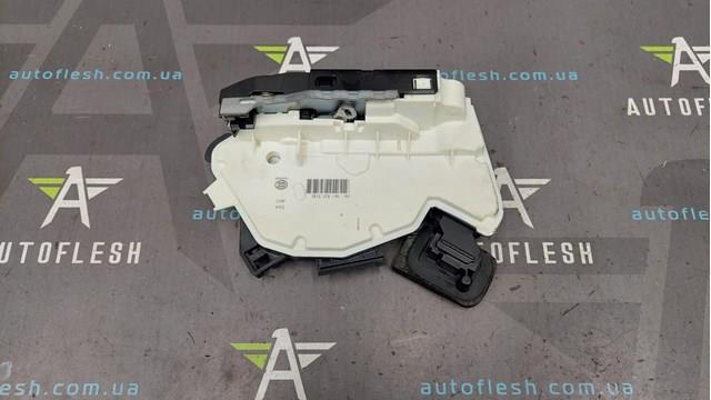 Замок передней пассажирской двери 5K1837016E VAG