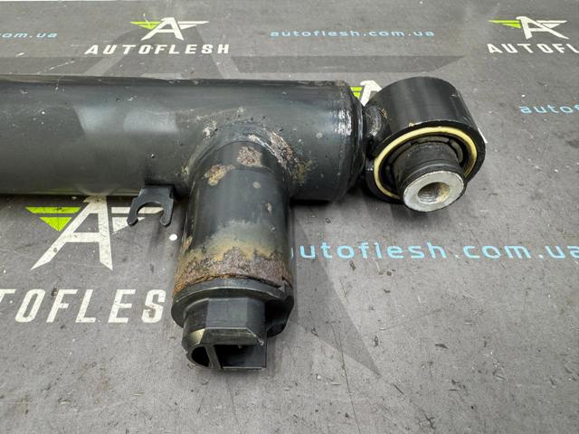 5Q0513045AJ Амортизатор задний купить Одесса
