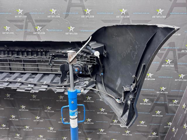 RENAULT 620100570R Передний бампер в наличии Черновцы