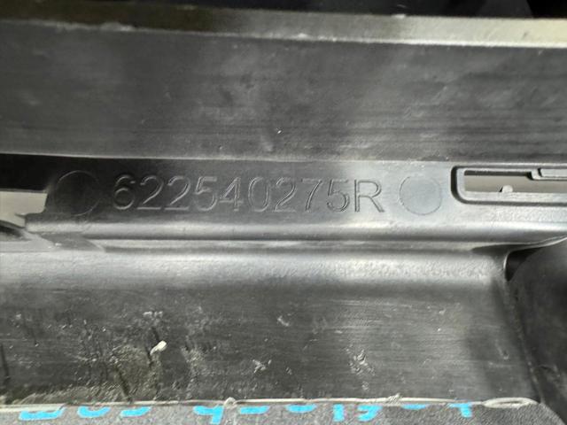 RENAULT 622540275R Решетка бампера переднего нижняя в наличии Черновцы