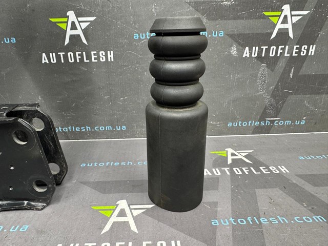 KAYABA 633848 Амортизатор передний в наличии Житомир